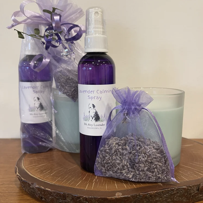 De Stress Lavender Spruce Candle and Calming Spray Gift Bag De Stress Lavender Spruce Candle and Calming Spray Gift Bag